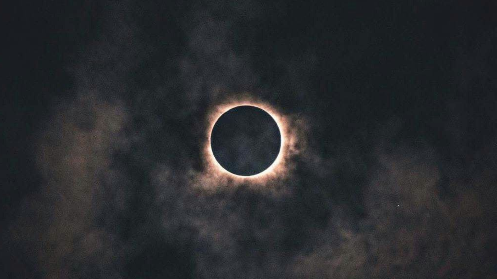 Éclipse lunaire totale en Poissons – 7 septembre 2025